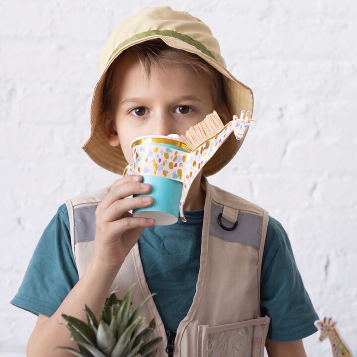 Ma Fete Safari Paper Cups With Giraffe Sleeve