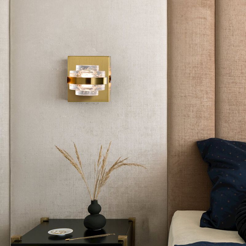 VONN Lighting 1-Light Integrated LED Wall Sconce Lighting in Antique Brass