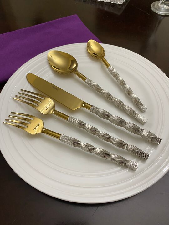 Elegant Gold Flatware 5 Piece Place Setting (Twist Handle)