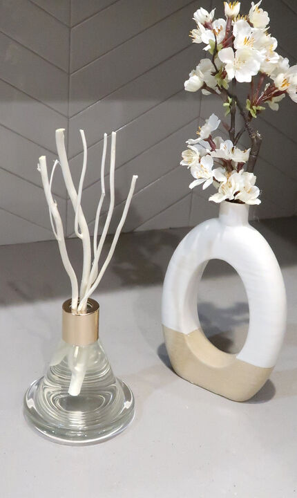 Clear Cone Shaped Reed Diffuser With Tray, "Zen Tea" Scent