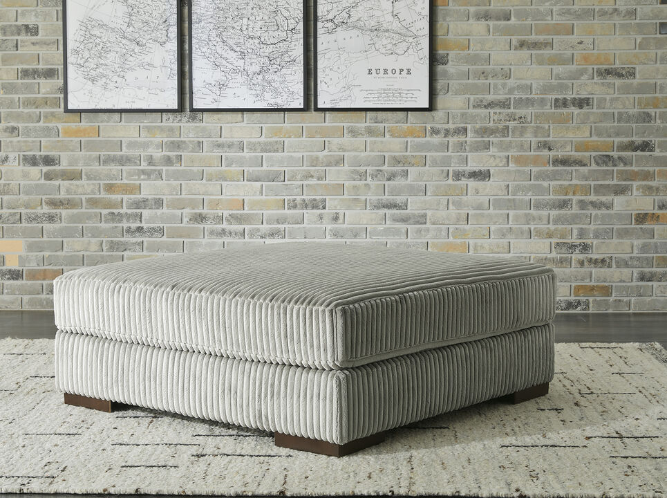 Lindyn Oversized Accent Ottoman
