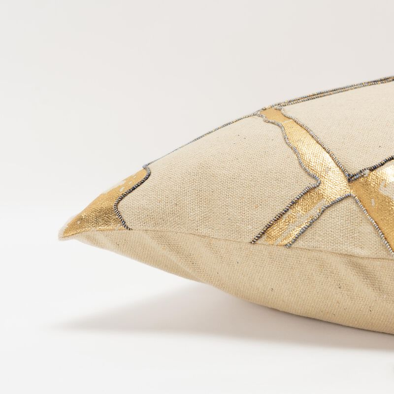 T16326 Pillow