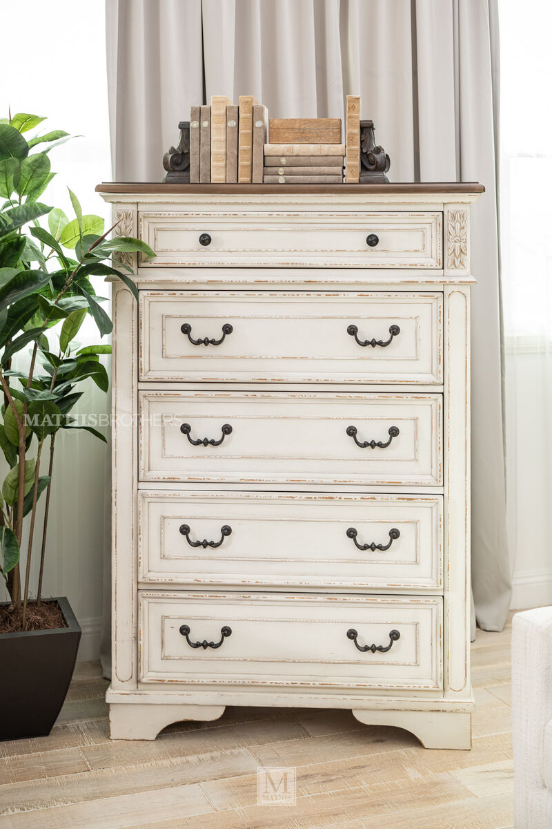 Realyn Chest