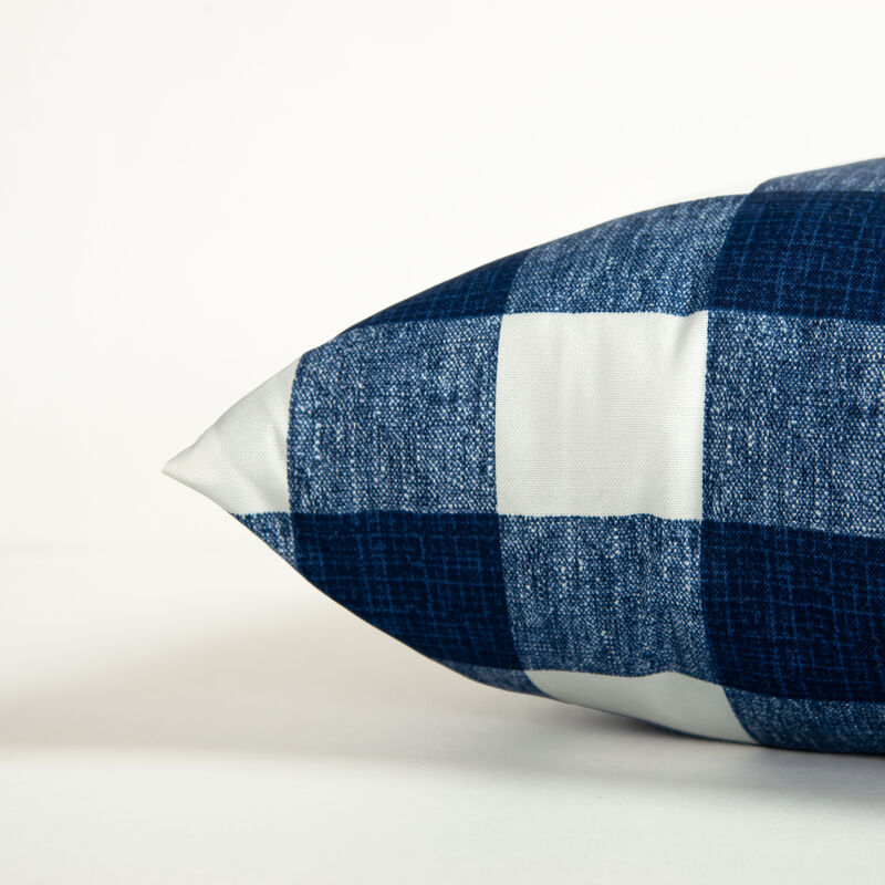 22"x22" Indoor/Outdoor Pillow, Blue Plaid