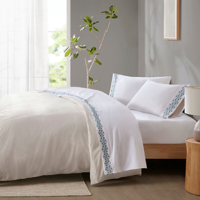 Gracie Mills Luca 4-Peice Embroidered Soft Brushed Microfiber Sheet Set