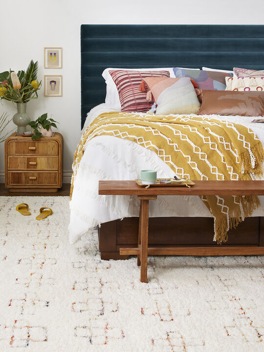 Ronnie RON05 Ivory/Sunset 18" x 18" Sample Rug