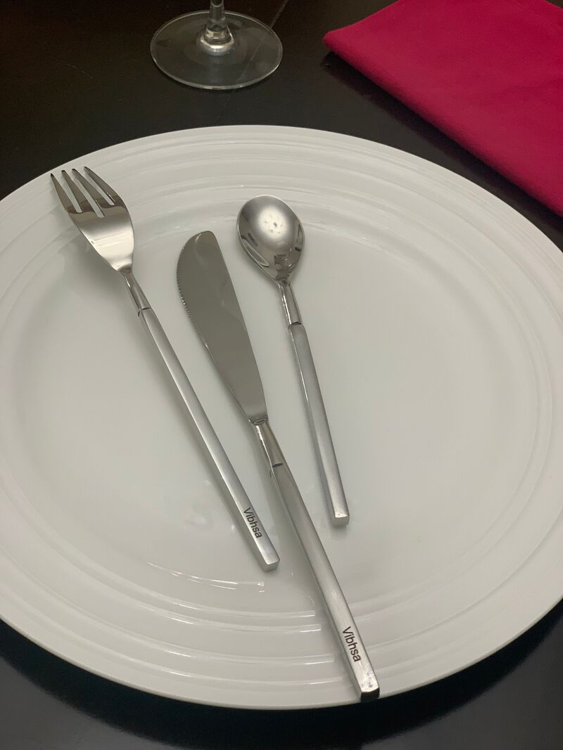 Modern 18-PC Flatware Set (Dinner Knife, Dinner Fork, Dessert Spoon)
