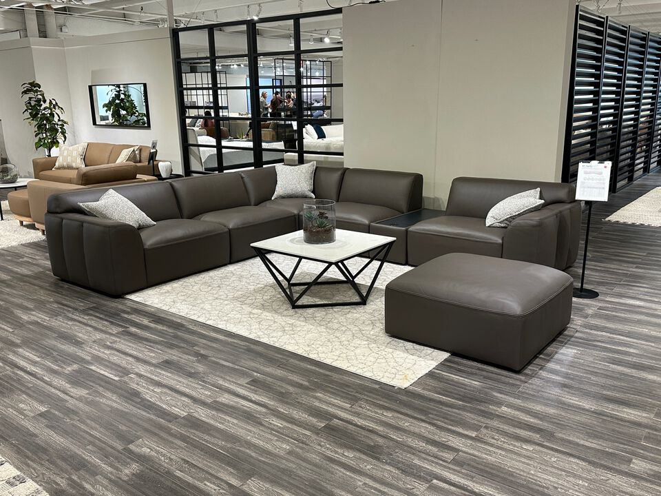 Kuka Furniture, Inc||Blake 4 Pc Sectional|Fab, Stationary Sectional