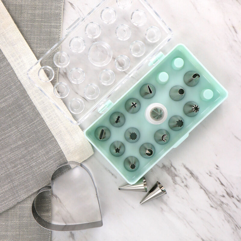 Martha Stewart 16 Piece Stainless Steel Assorted Cake Decorating Nozzles