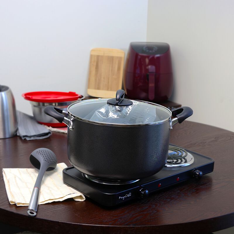 Oster Clairborne 6 Quart Aluminum Hammered Tone Dutch Oven with Lid in Charcoal Grey
