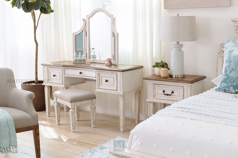 Realyn Vanity, Mirror and Stool Set