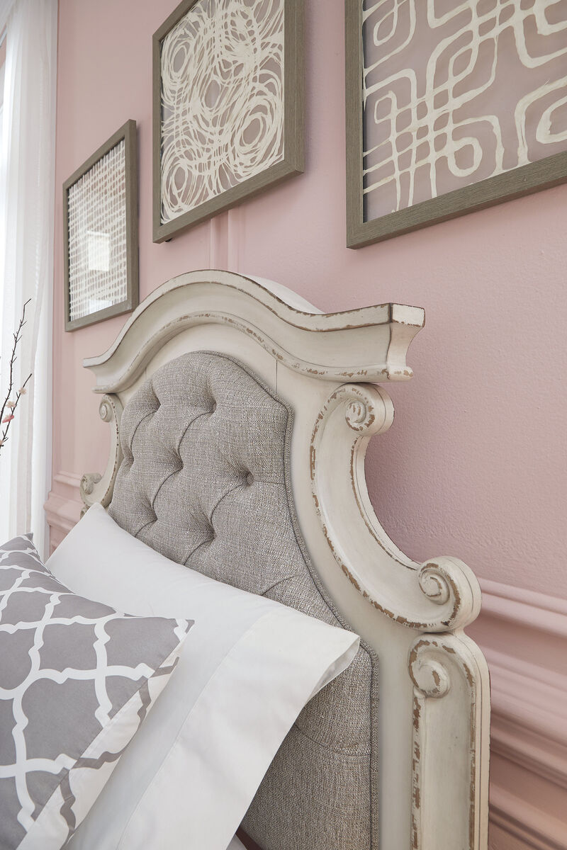 Realyn Twin Panel Bed