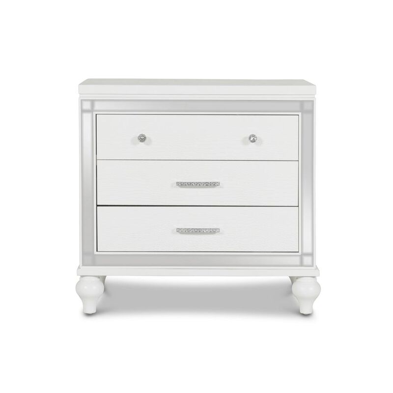 New Classic Furniture Furniture Valentine 5-Piece Solid Wood King Bedroom Set in White
