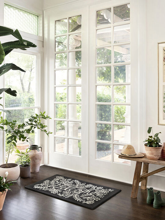 Minnie MIN03 Black 2'3" x 3'9" Rug