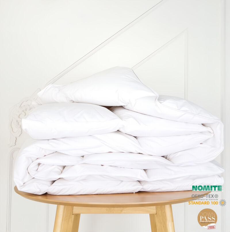 Woodek Luxury European Down and Feather UltraClean Lightweight Comforter, 100% Cotton, King size 90x96 Inches
