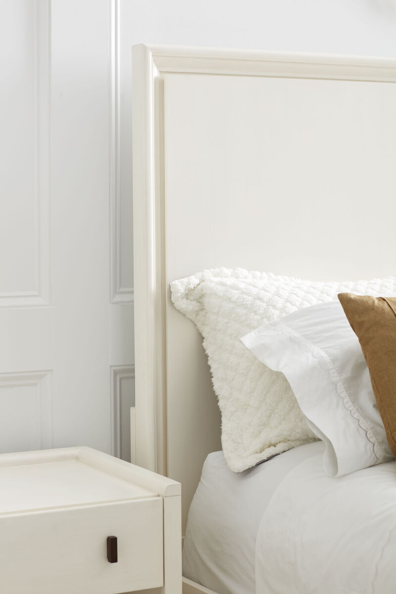 Blanc Panel Bed