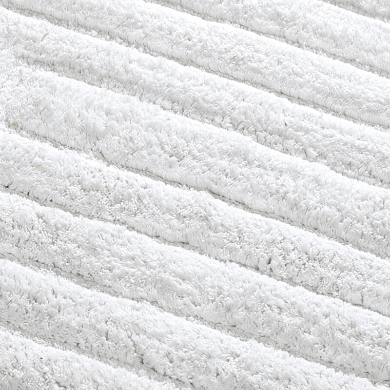 Knightsbridge Stylish And Comfortable All Season Traditional Racetrack Design Cotton Bath Rug  White