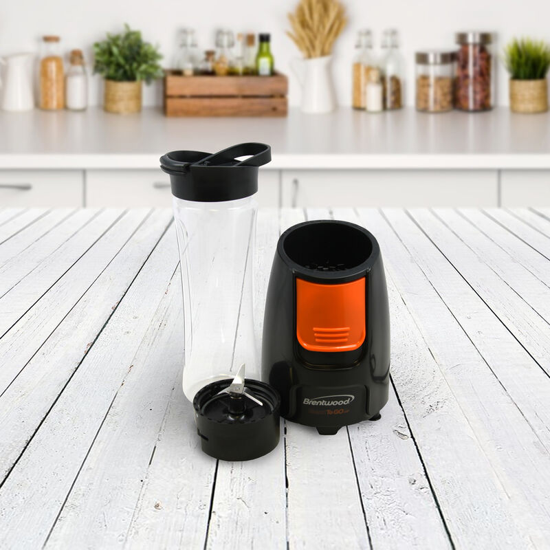 Brentwood Blend-To-Go Personal Blender in Black and Orange