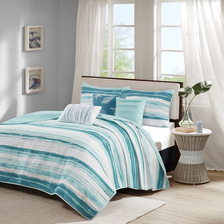 Gracie Mills Javier Coastal Watercolor 6-Piece Reversible Quilt Set with Seashell Throw Pillows