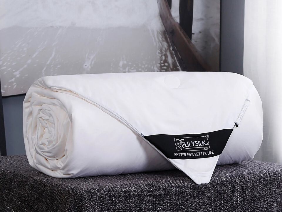 LilySilk All Season Silk Comforter Cotton Cover