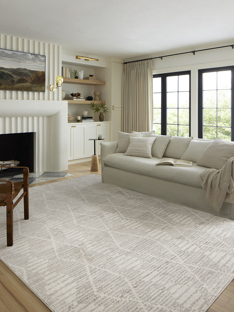 Kamala KAM02 Ivory/Silver 7'10" x 10' Rug