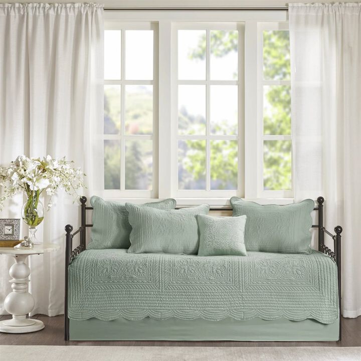 Scalloped Edge 6-Piece Farmhouse Daybed Cover Set – Quilted Seafoam Bedding