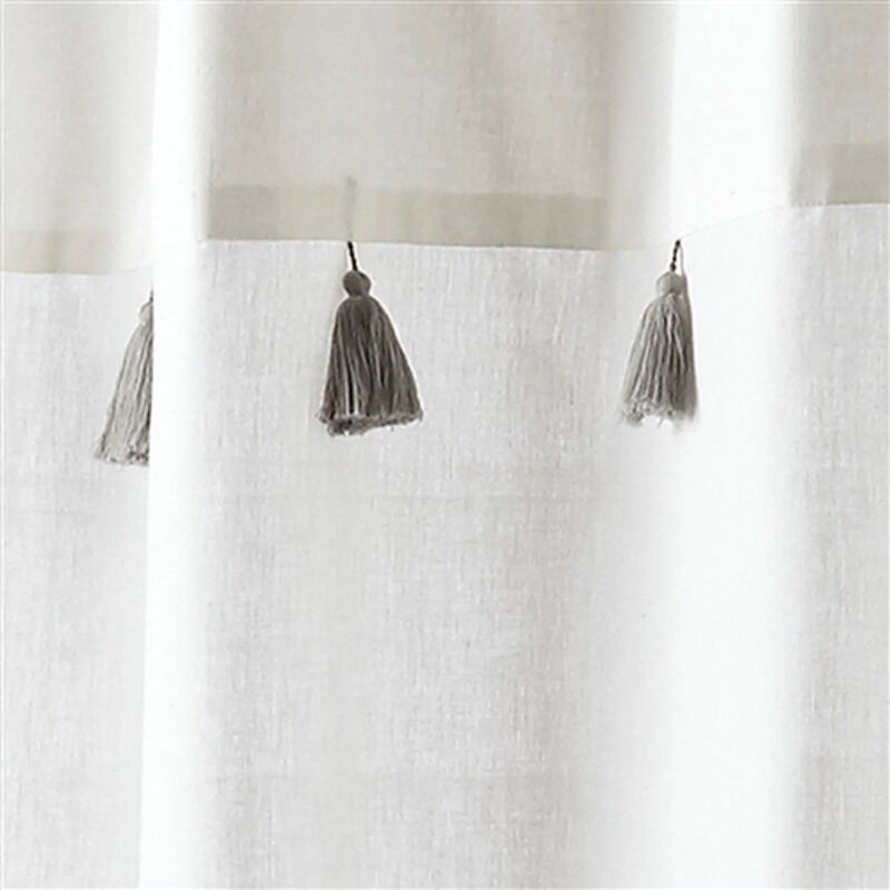Minimalist Striped Cotton Shower Curtain – Soft, Breathable Fabric with Boho Tassels