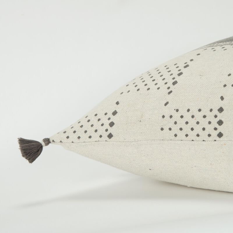 T16952 Pillow