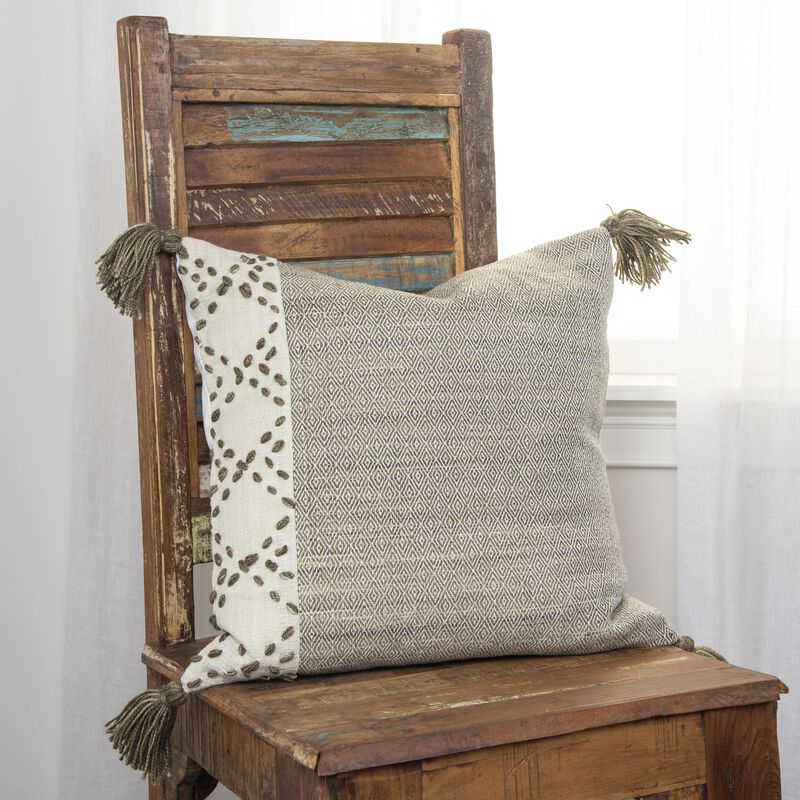 T17945 Pillow