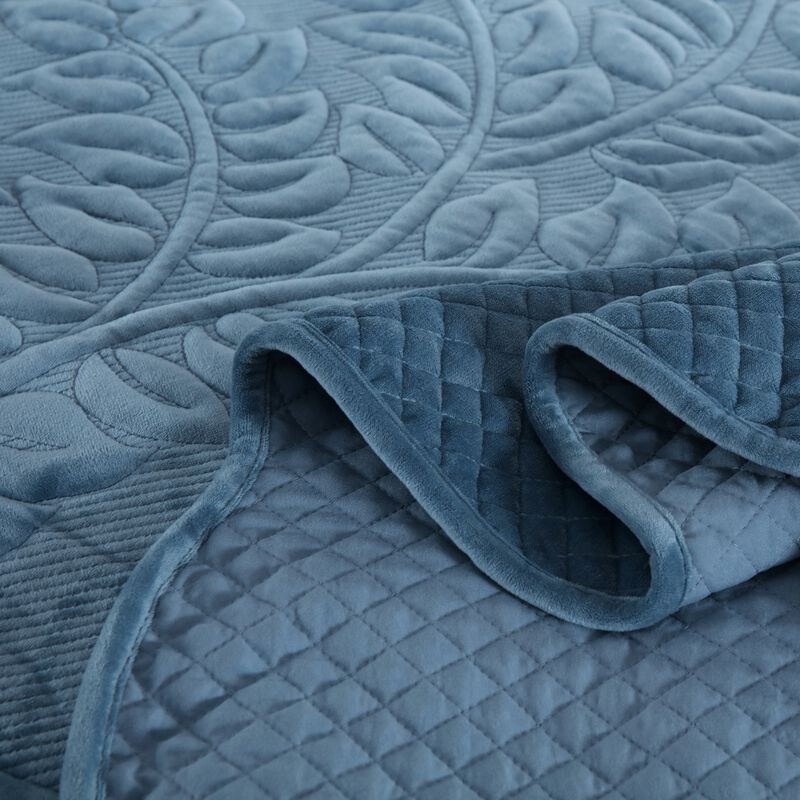 Marcielo 3 Pcs Soft and Plush Velvet Oversized Embroidery Soft and Plush Quilt Set