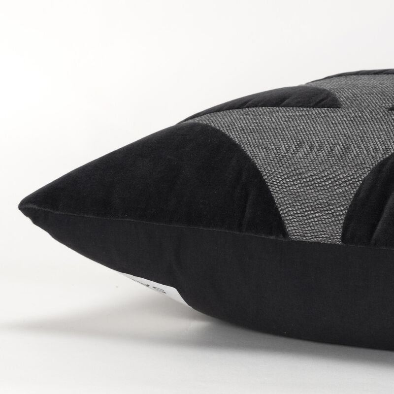 T19896 Pillow
