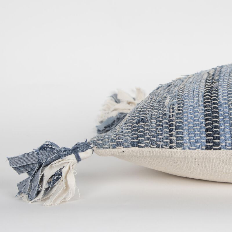 T17902 Pillow