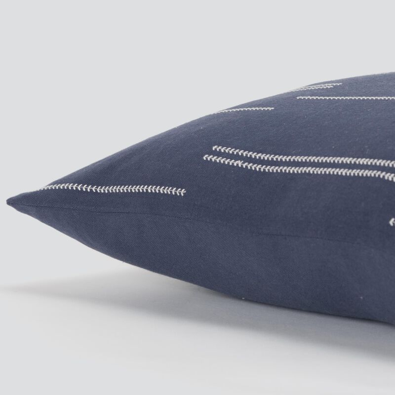 T19675 Pillow