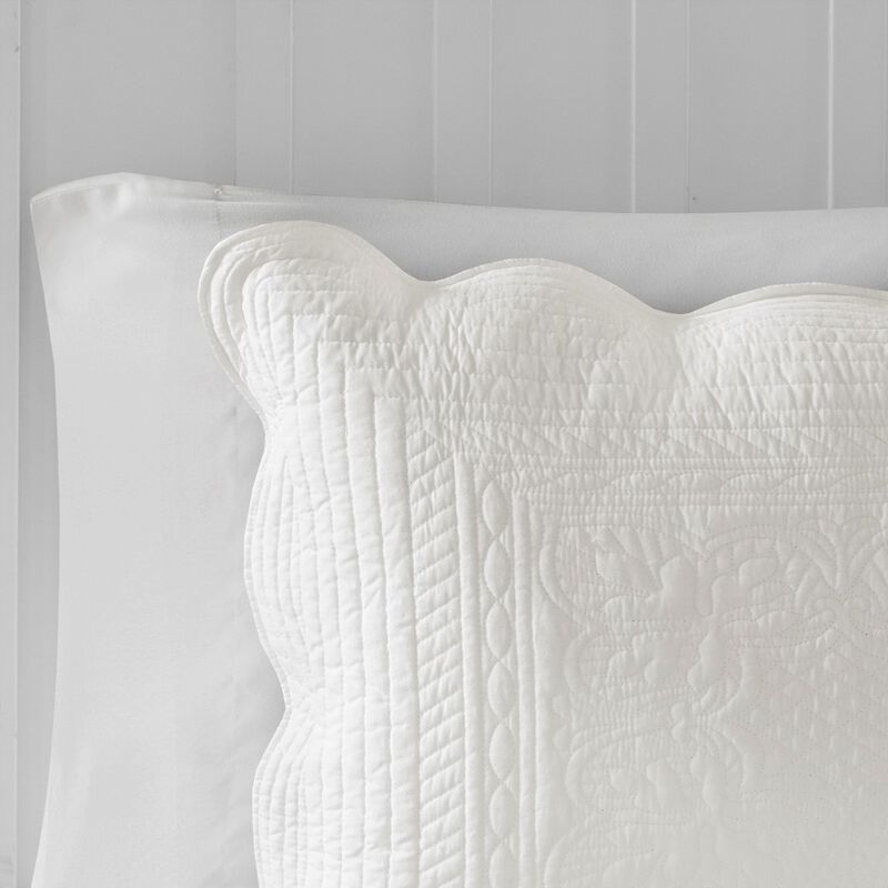 Gracie Mills Salvatore 3-Piece Reversible Country-Inspired Scalloped Edge Quilt Set