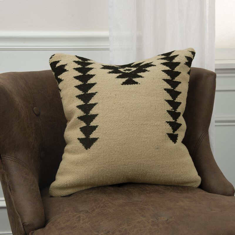 T05807 Pillow