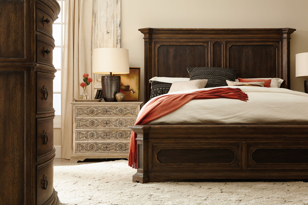 Floresville Bachelors Chest In Light Wood