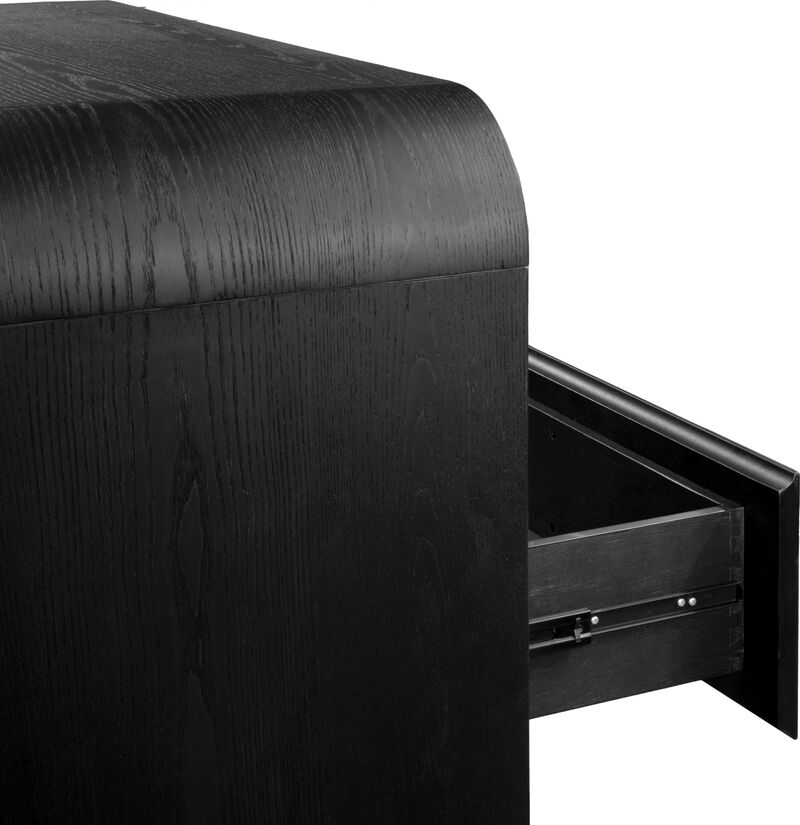 Elora Chest