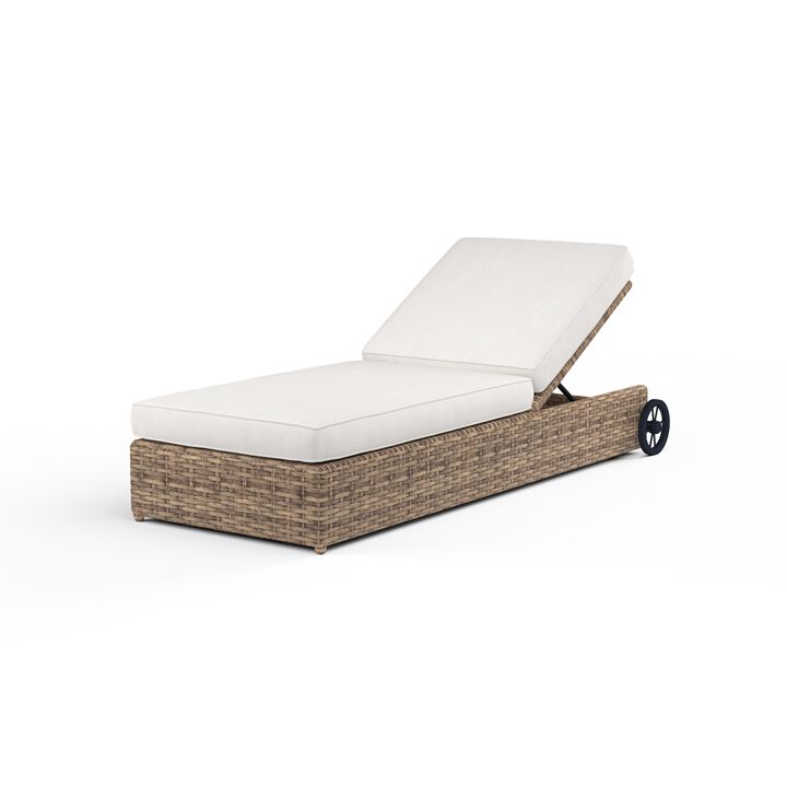 Havana Adjustable Chaise in Canvas Flax w/ Self Welt