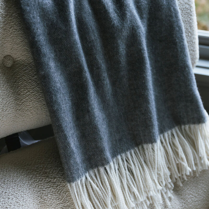 Bamboo Herringbone Tassel Throw