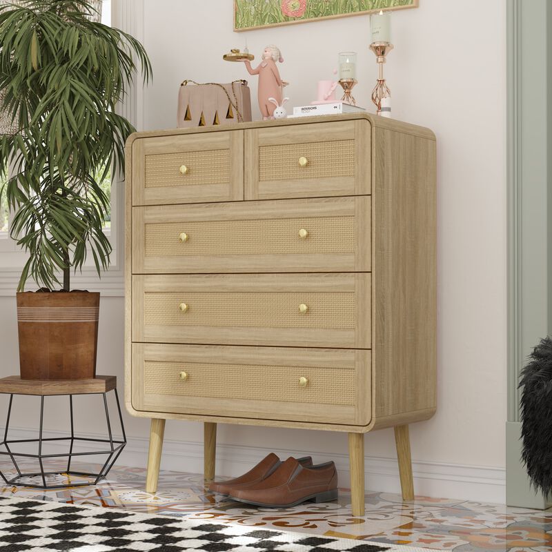 FUFU&GAGA 5-Drawer Dresser, Modern Wood Chest with Rattan Fronts, Gold Handles & Sturdy Wooden Legs, Spacious Storage Cabinet for Bedroom (31.5" W x 39.8" H x 13.9" D), Natural Wood