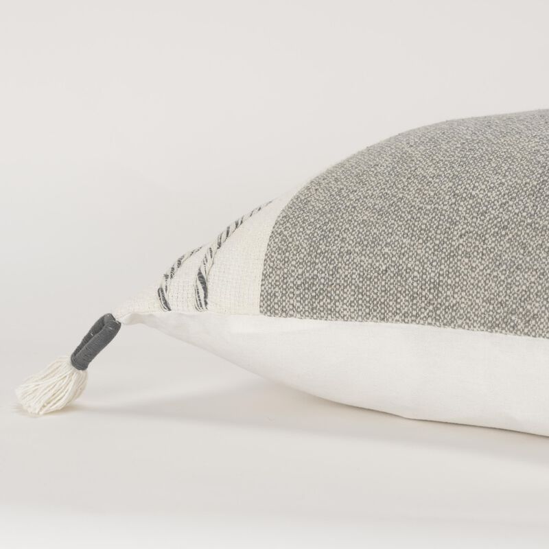 T19624 Pillow