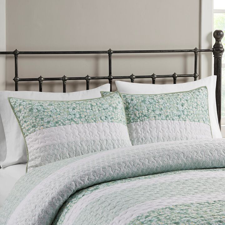 Gracie Mills Glenn Coastal Breeze 5-Piece Seersucker Comforter Ensemble with Coordinating Throw Pillows