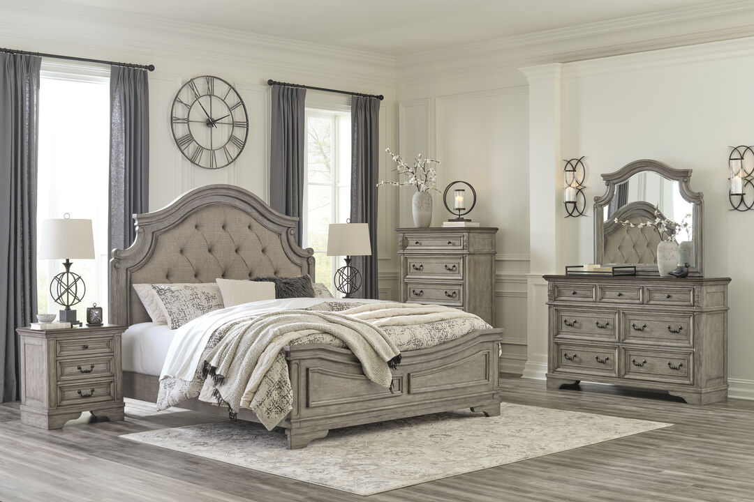 Lodenbay Traditional 4-Piece California King Bedroom Set