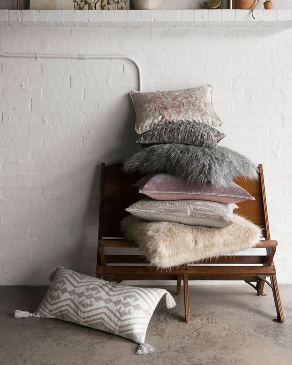 P0598 Grey 22"x22" Poly Pillow
