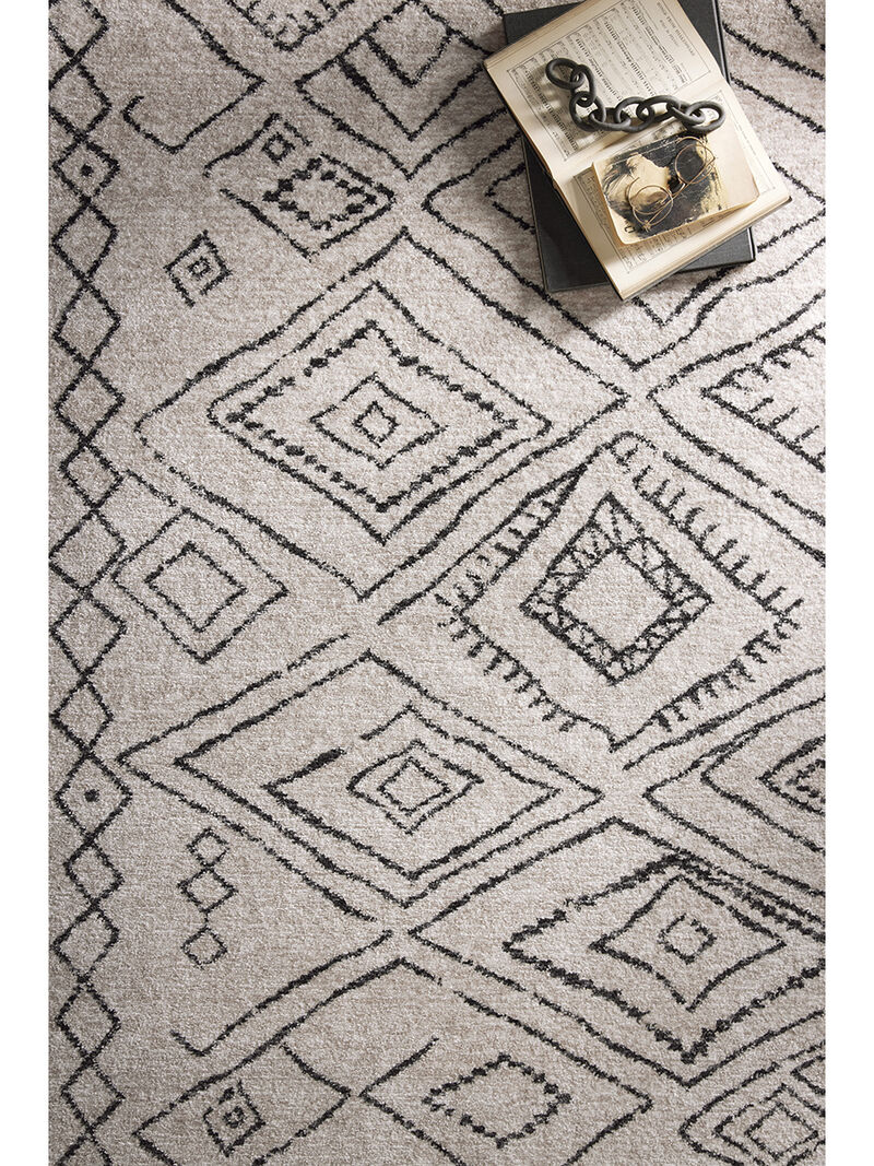 Vance VAN06 Collection by Loloi II
