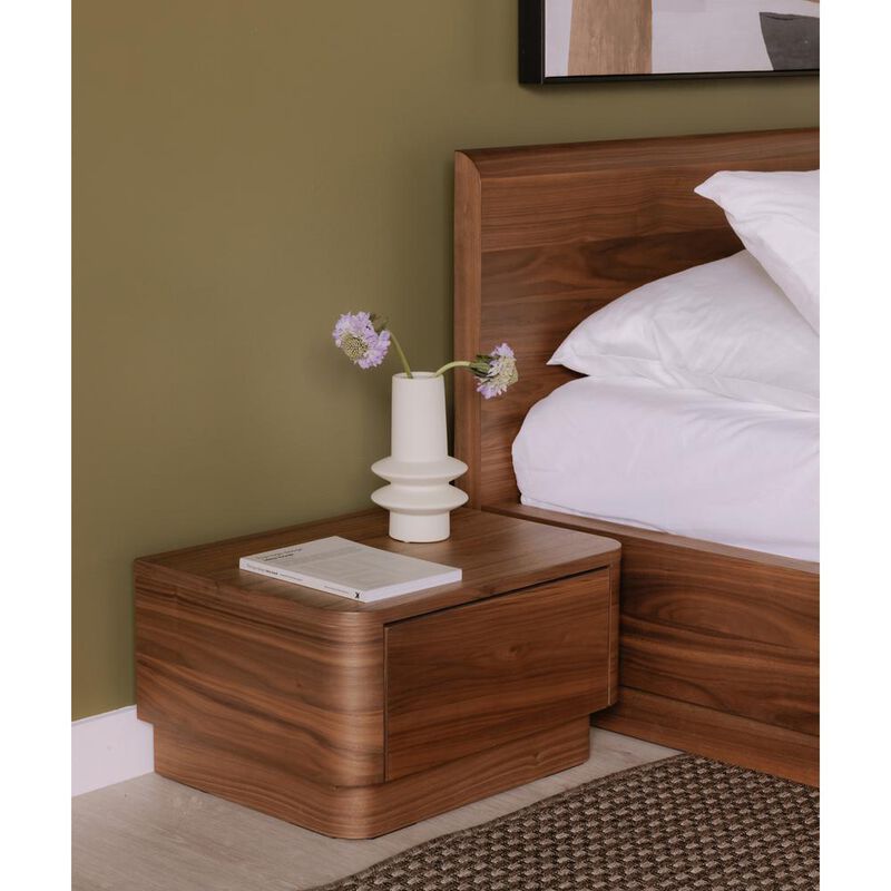 Moe�s Round Off Small Nightstand