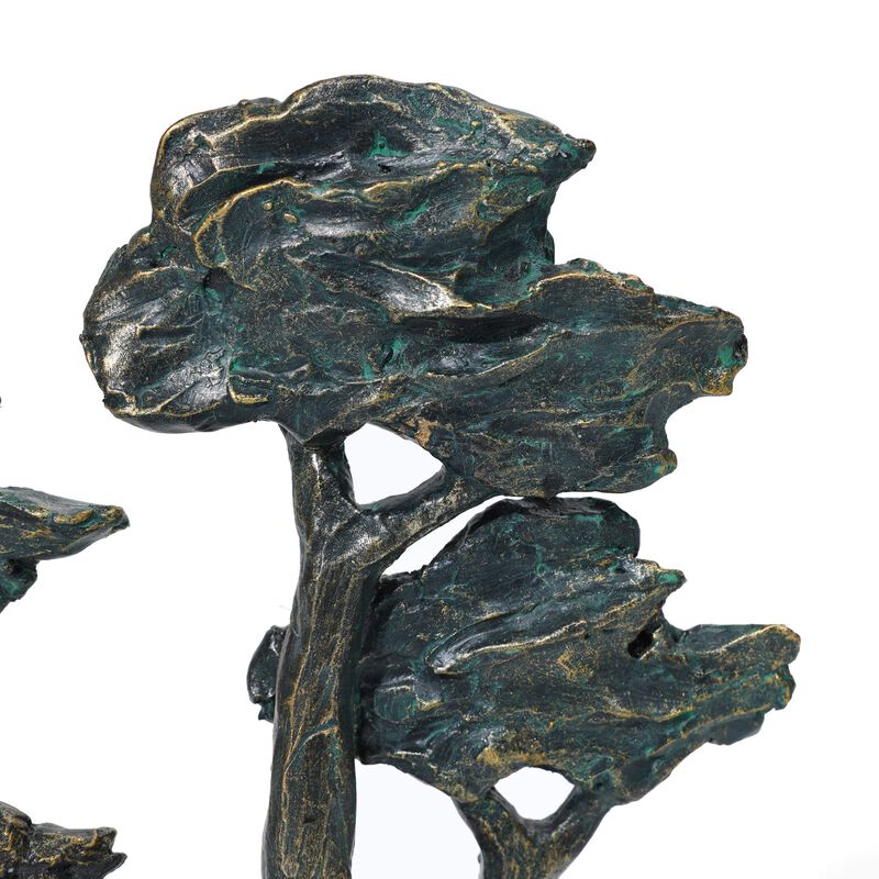 LuxenHome Resin Couple Love Windy Tabletop Decor