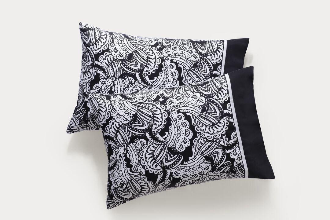 Brooks Brothers Black & White Paisley Cotton Sateen Pillowcase Pair