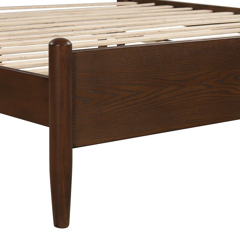 New Classic Furniture Ian King Wood Platform Bed, Cherry