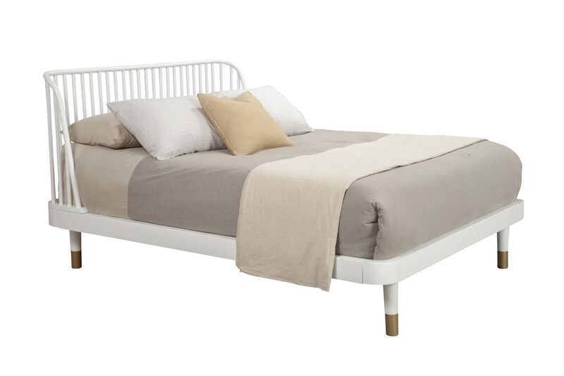 Madelyn Standard King Slat Back Platform Bed
